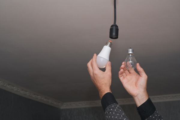 Light Bulbs Replacement Service