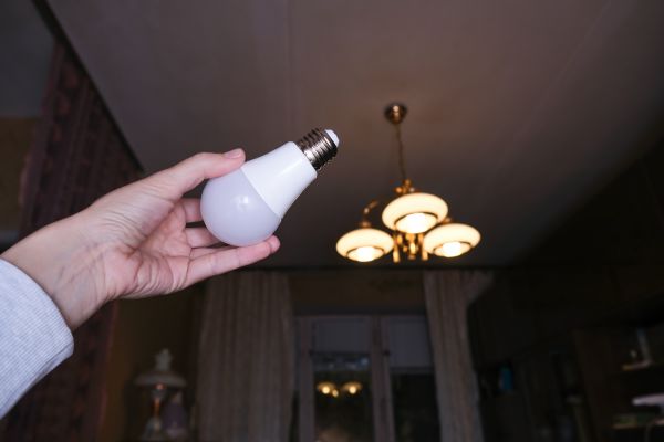 Lamp Bulb Replacement